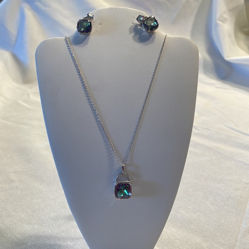 Sparkling iridescent necklace and clip on earrings, looks like a little purse.